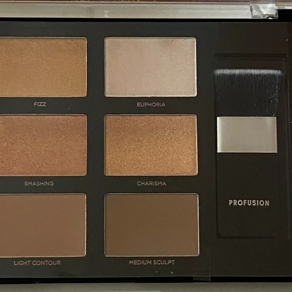 Profusion Cosmetics Sculp & Glow Palette with Brush